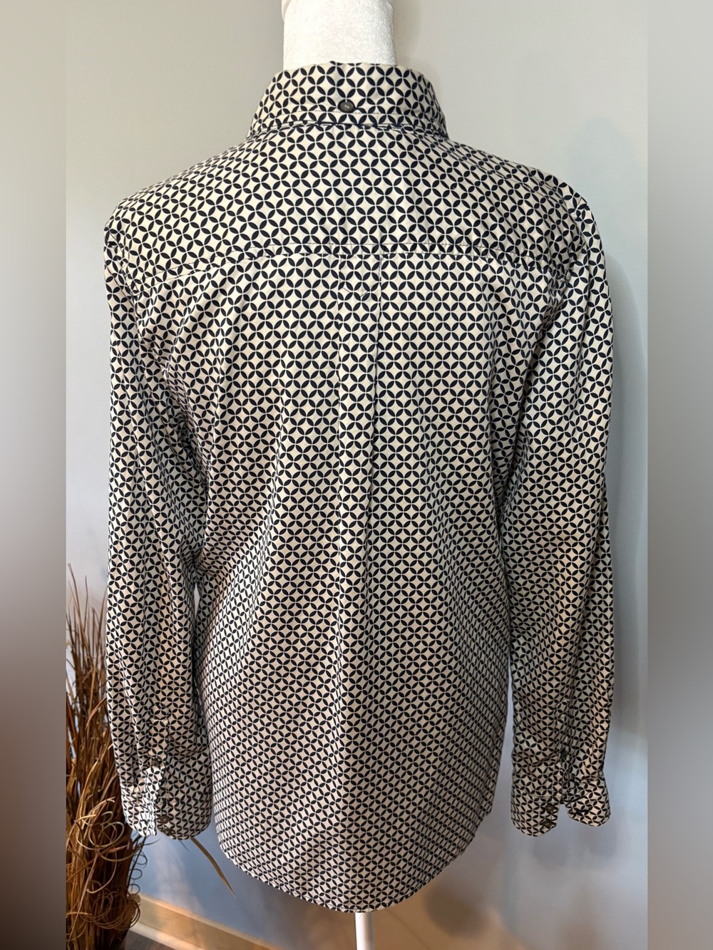 Gap The Tailored Shirt Navy Cream Geometric Button Down M - Picture 2 of 9